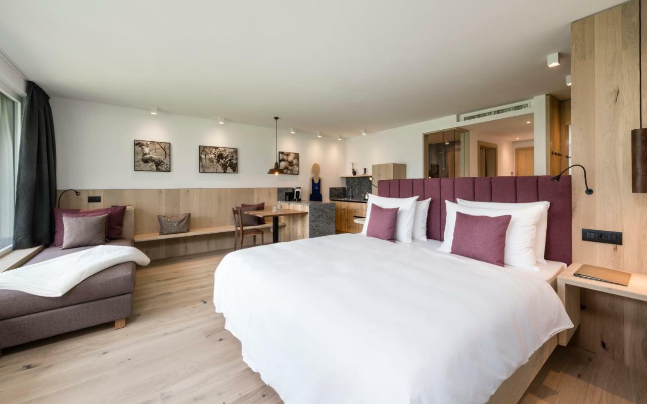 Vinea - Suites Dorf Tirol Exterior foto